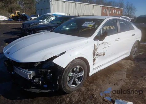 2021 Kia K5 Lxs z USA, uszkodzony, nr VIN 5XXG14J21MG032298